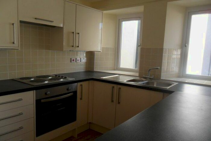 2 Bedroom Flat To Rent In A The Avenue, Newton Abbot, TQ12