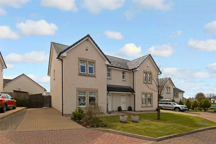 3 Bedroom Semi-Detached House For Sale In Fulton's Crescent, Fenwick, Kilmarnock, East Ayrshire, KA3