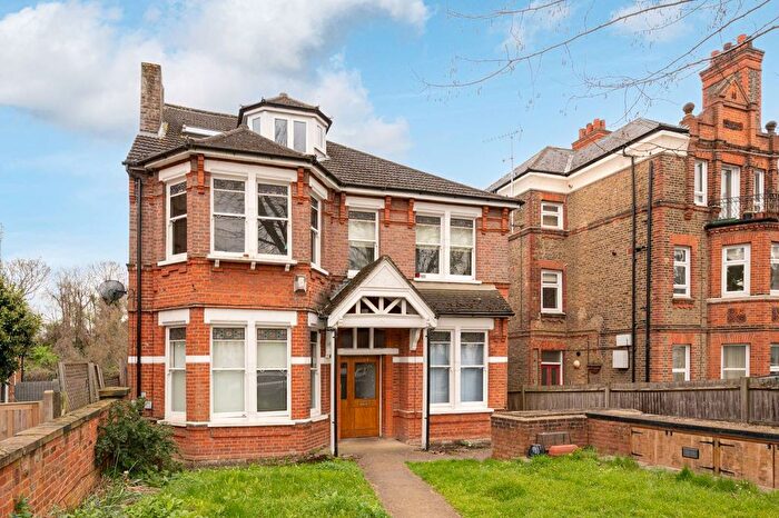 2 Bedroom Flat For Sale In Palace Road, Tulse Hill, London, SW2