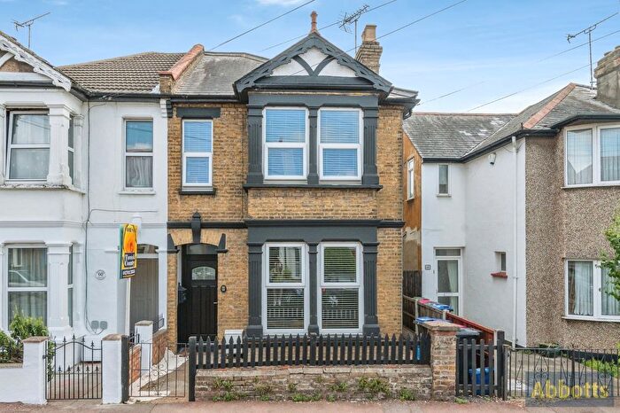 4 Bedroom Semi-Detached House For Sale In Cranleigh Drive, Leigh-On-Sea, Essex, SS9