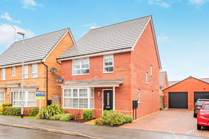 4 Bedroom Detached House For Sale In Magpie Road, Thrapston, Kettering, NN14