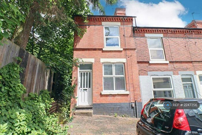 2 Bedroom End Of Terrace House To Rent In Holborn Avenue, Nottingham, NG2