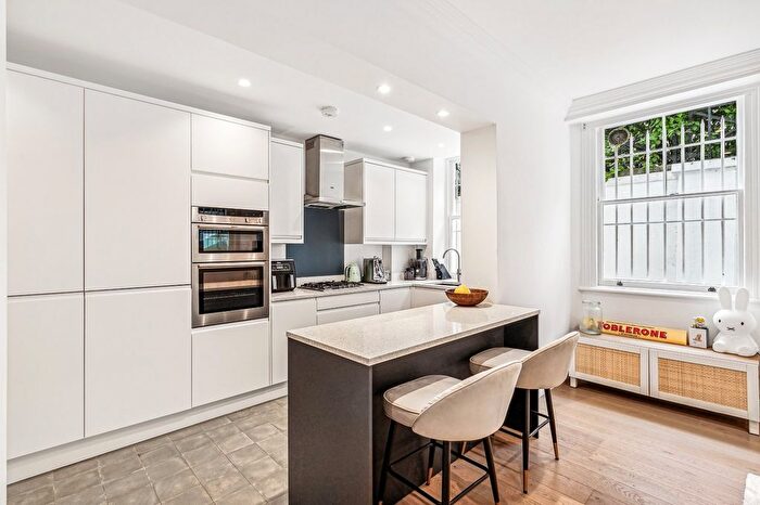 2 Bedroom Flat To Rent In Onslow Gardens, London, SW7