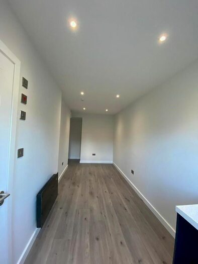 Studio To Rent In Star Lane, St Mary's Cray, Orpington, BR5