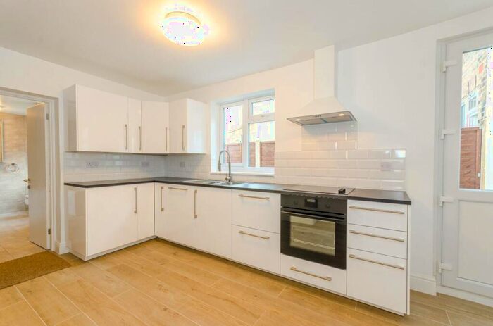 3 Bedroom Terraced House To Rent In Manbey Grove, Stratford, London, E15