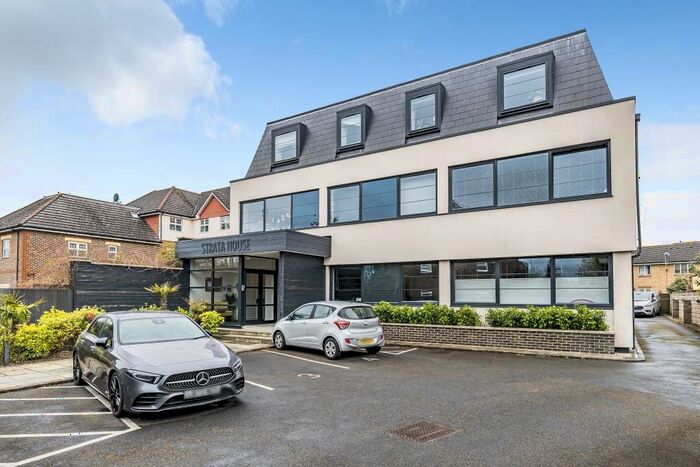 1 Bedroom Flat To Rent In Batavia Road, Sunbury-On-Thames, TW16