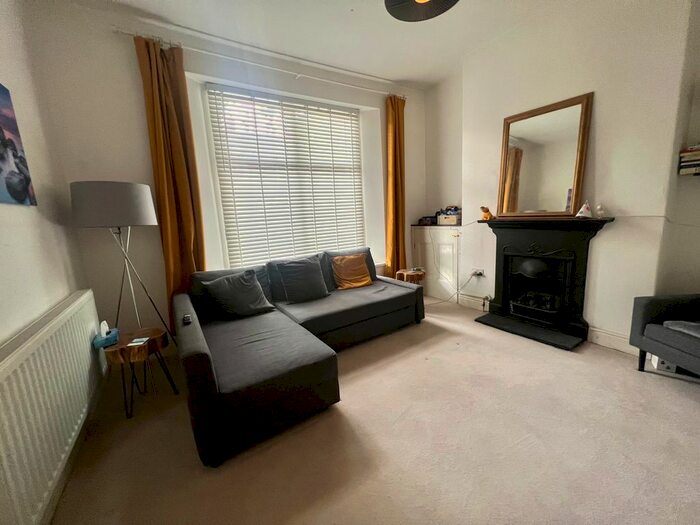 3 Bedroom Property To Rent In Partridge Road, Roath, Cardiff, CF24