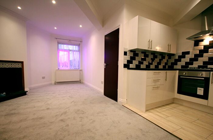 2 Bedroom Flat To Rent In Spring Grove Road, Hounslow, TW3
