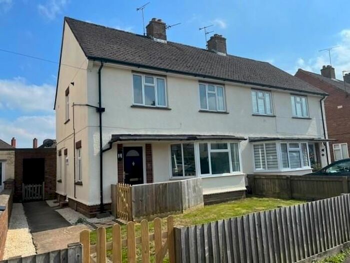 2 Bedroom Flat To Rent In Eastleigh Road, Devizes, SN10