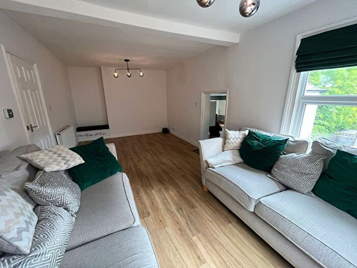 2 Bedroom Maisonette To Rent In Local Board Road, Watford, WD17