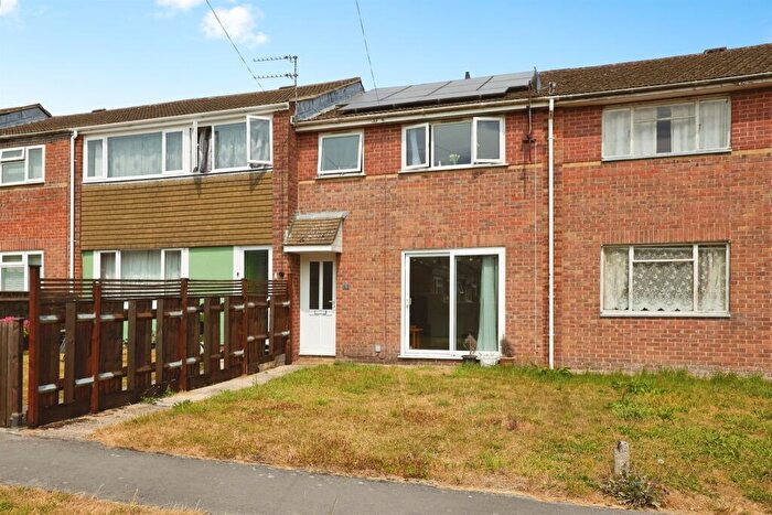 3 Bedroom Terraced House For Sale In Ten Acres, Shaftesbury, SP7