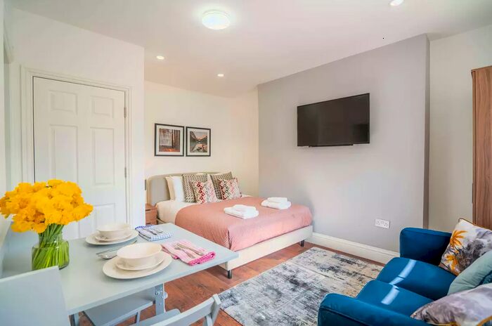 Studio To Rent In Warwick Road (/), Earls Court, London, SW5