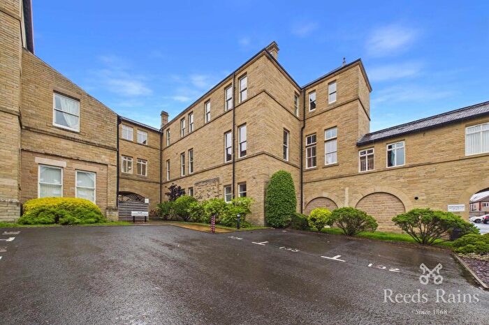 1 Bedroom Apartment For Sale In Charlotte Close, Halifax, West Yorkshire, HX1