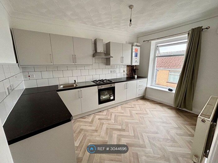 2 Bedroom Flat To Rent In Market St, Tredegar, NP22
