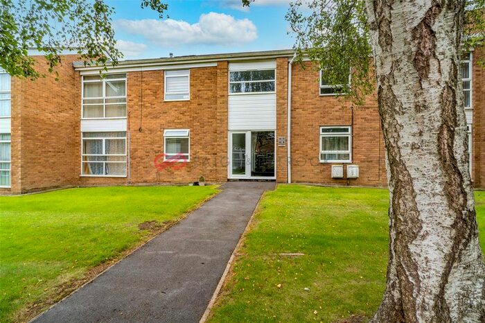 2 Bedroom Flat To Rent In Chiswick Court, Moss Lane, Pinner, HA5