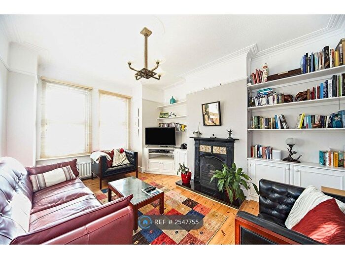 3 Bedroom Maisonette To Rent In George Lane, London, SE13