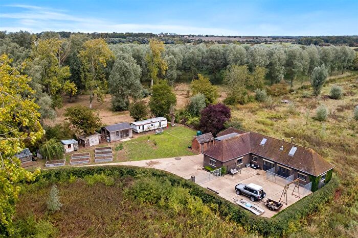 4 Bedroom Detached House For Sale In Addington Road, Woodford, NN14