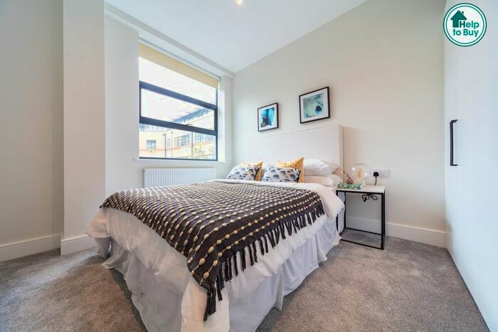 1 Bedroom Flat To Rent In Heron Drive, Langley, SL3
