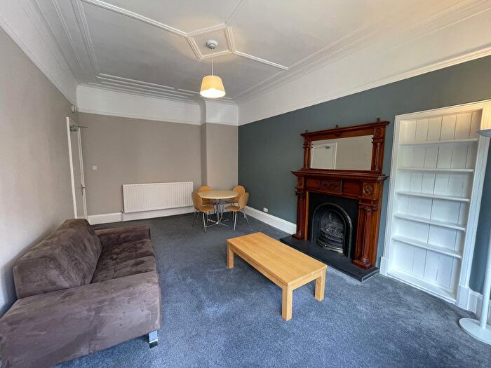 2 Bedroom Flat To Rent In Queensborough Gardens, Glasgow, G12