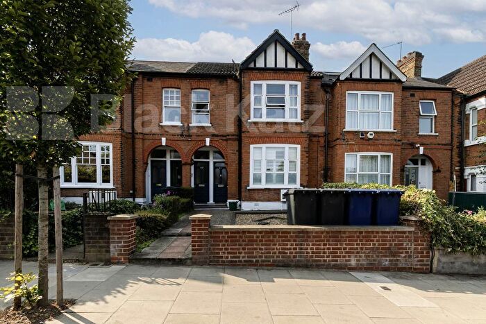 4 Bedroom Flat To Rent In Little Ealing Lane, South Ealing, W5