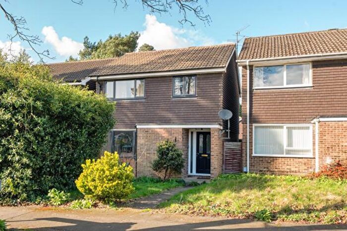 3 Bedroom Detached House For Sale In Keswick Close, Camberley, GU15
