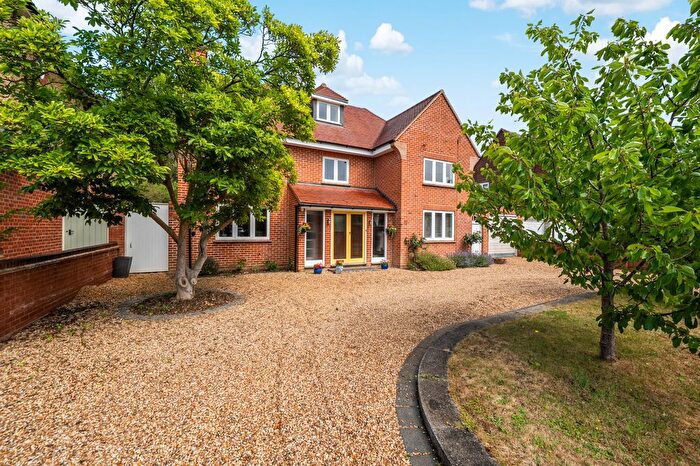 5 Bedroom Detached House For Sale In The Drive, Hertford, SG14