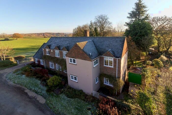 4 Bedroom Cottage For Sale In Cuckoo Cage Lane, Rangemore, DE13