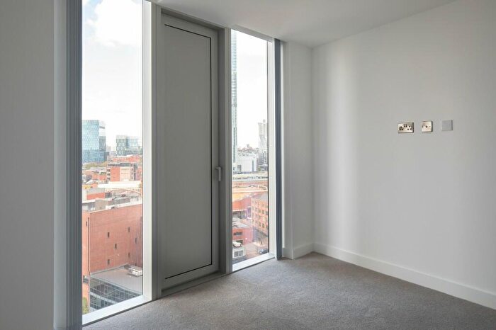 2 Bedroom Apartment To Rent In Deansgate, Manchester, Greater Manchester, M15