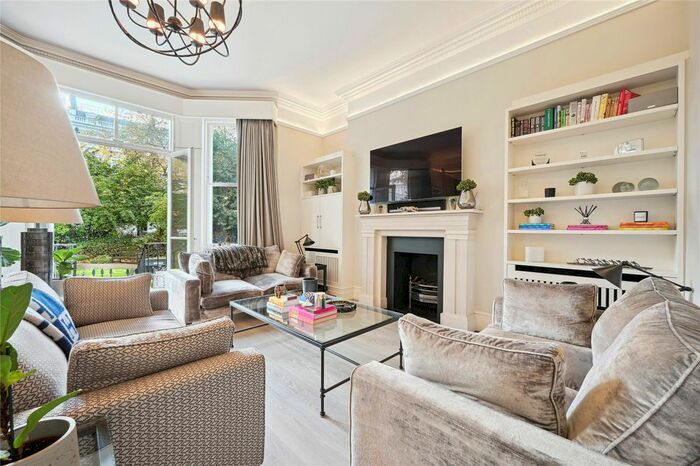 3 Bedroom Flat To Rent In Onslow Gardens, South Kensington, London, SW7