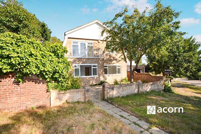 4 Bedroom Detached House To Rent In Hillbrow Road Bromley, BR1