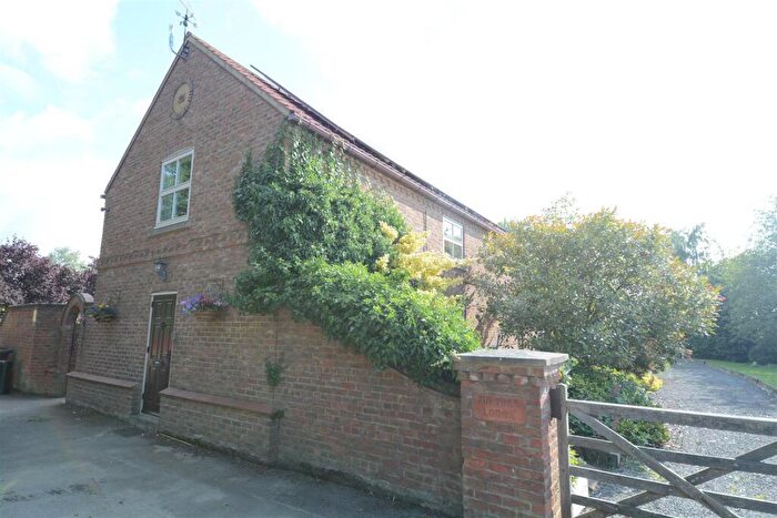 1 Bedroom Apartment To Rent In Fir Tree Farm, LS25