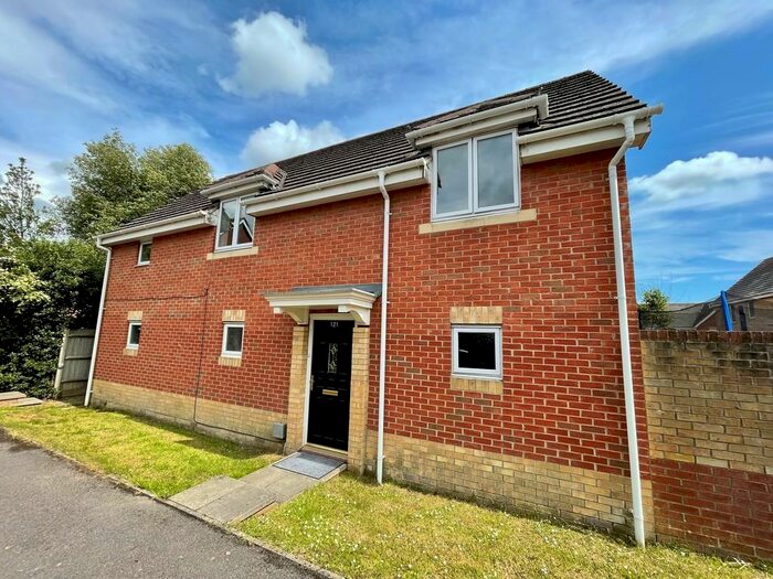 2 Bedroom Detached House To Rent In Thyme Avenue, Whiteley, PO15