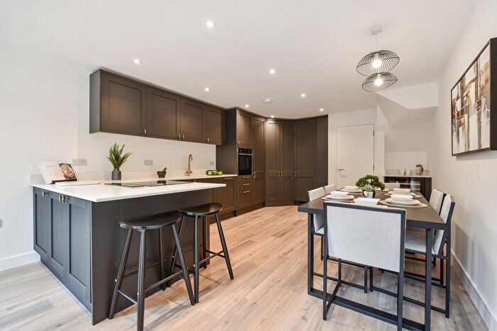 3 Bedroom Detached House For Sale In Edgar Road, St Cross, SO23