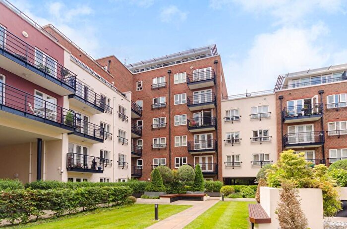 2 Bedroom Flat To Rent In Royal Quarter, Kingston, Kingston Upon Thames, KT2