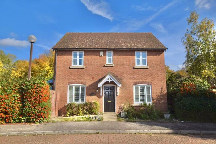 3 Bedroom Detached House To Rent In Powell Haven, Milton Keynes, Buckinghamshire, MK10