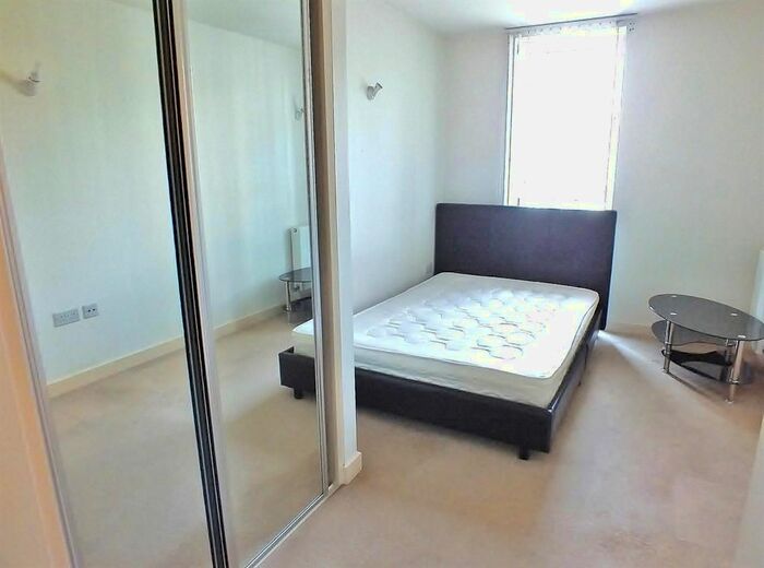 1 Bedroom Flat To Rent In Vantage Building, Station Approach. Hayes, UB3