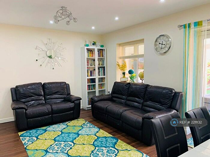 3 Bedroom Semi-Detached House To Rent In Collerne Street, Romford, RM3