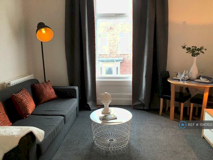 2 Bedroom Flat To Rent In Argyle Square, Sunderland, SR2