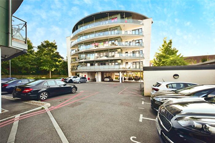 2 Bedroom Flat For Sale In Tovil, Maidstone, Kent, ME15