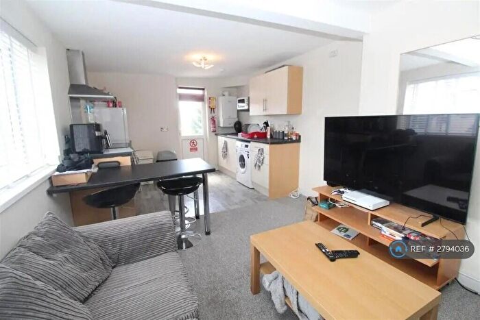 2 Bedroom Flat To Rent In Crwys Road, Cardiff, CF24