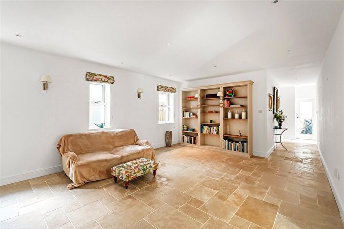 6 Bedroom Detached House For Sale In Walton On Thames, Surrey, KT12
