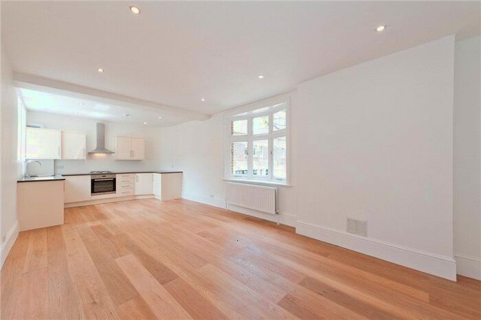 2 Bedroom Flat To Rent In Colosseum Terrace, Regent's Park, London, NW1