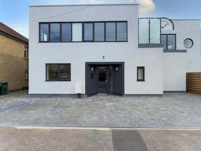 1 Bedroom Flat To Rent In Wolsey Road, Ashford, Surrey, TW15