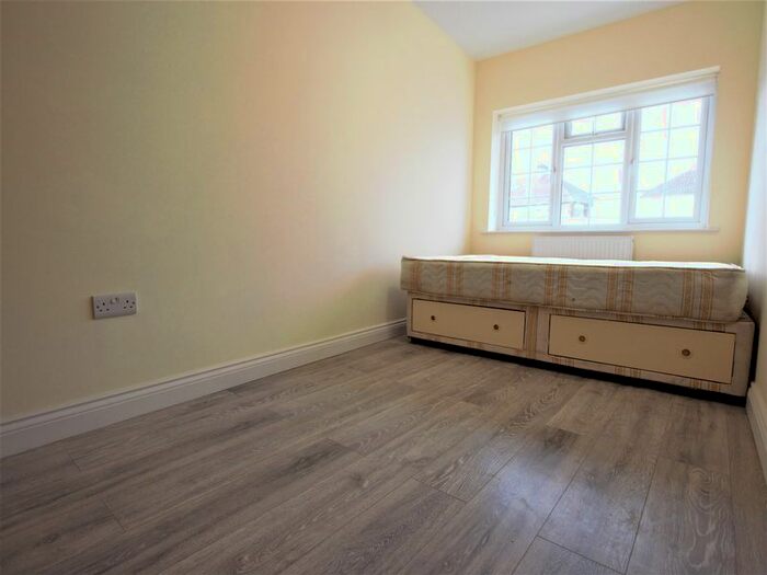Property To Rent In Summers Lane, London, N12