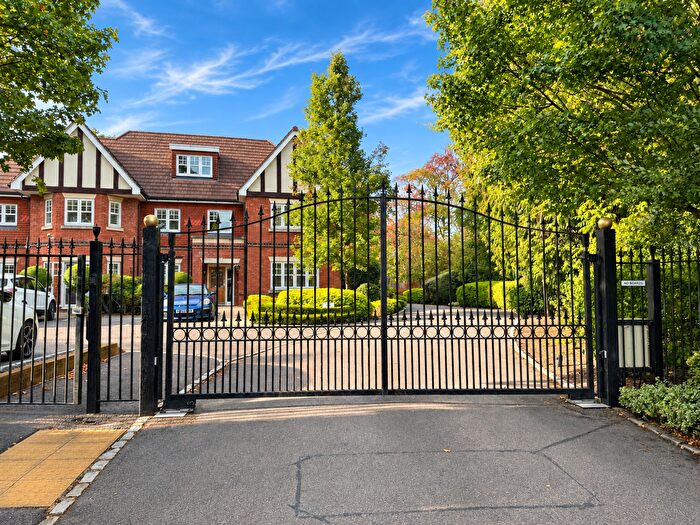 4 Bedroom Town House For Sale In Broomfield, Binfield, RG42
