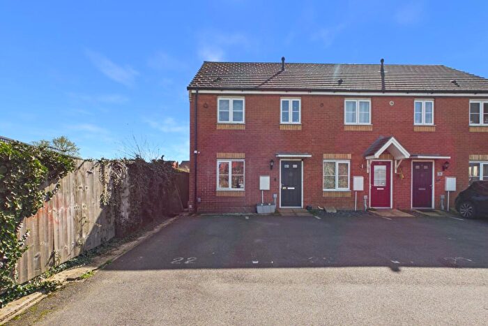 3 Bedroom End Of Terrace House For Sale In Shelsley Walsh Rise, Bourne, Lincolnshire, PE10