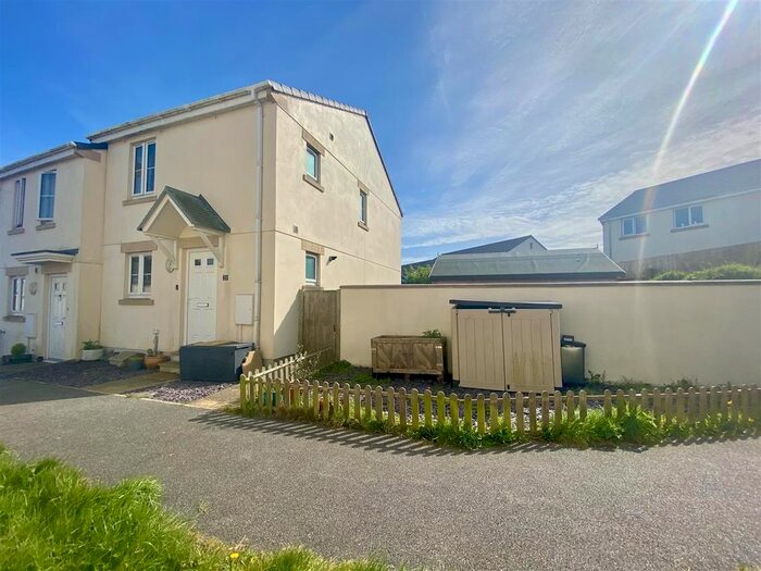 3 Bedroom End Of Terrace House For Sale In Tregarrick View, Helston, TR13