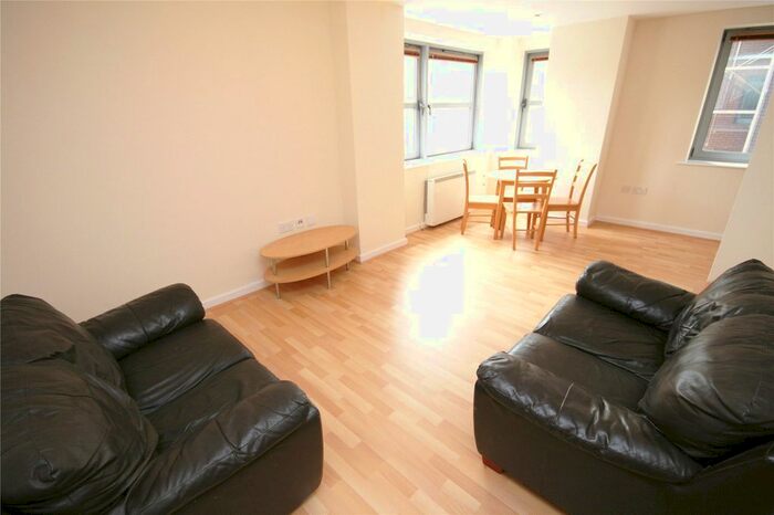 2 Bedroom Flat To Rent In Princess Street, Manchester, M1