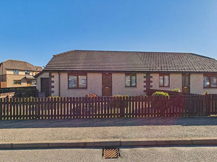 2 Bedroom Semi-Detached Bungalow For Sale In West Newfield Park, Alness, IV17