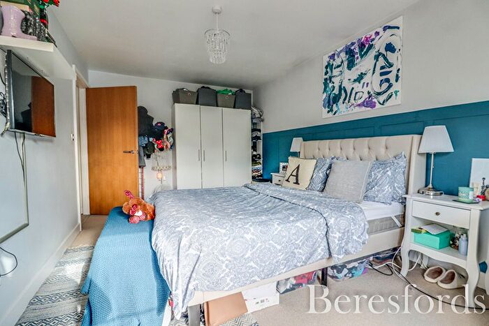 2 Bedroom Semi-detached House For Sale In Foundry Way, Rayne, CM77